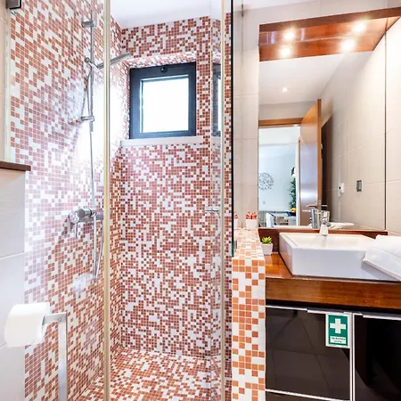 Coolhouses Algarve, 2 Bed Elegant Flat, Private Pool & Garden, Facilities, Mar Da 19 דירה