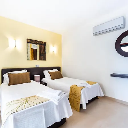 Coolhouses Algarve, 2 Bed Elegant Flat, Private Pool & Garden, Facilities, Mar Da 19 דירה