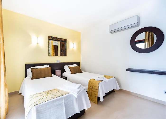 Coolhouses Algarve, 2 Bed Elegant Flat, Private Pool & Garden, Facilities, Mar Da 19 아파트