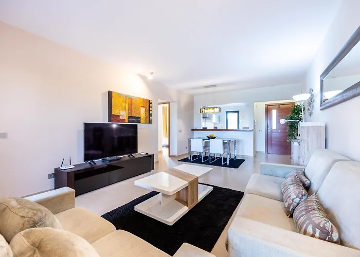 Coolhouses Algarve, 2 Bed Elegant Flat, Private Pool & Garden, Facilities, Mar Da 19 Senhora da Luz