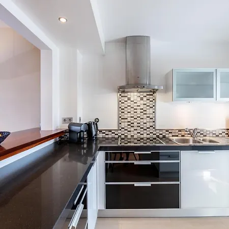 Apartment Coolhouses Algarve, 2 Bed Elegant Flat, Private Pool & Garden, Facilities, Mar Da 19