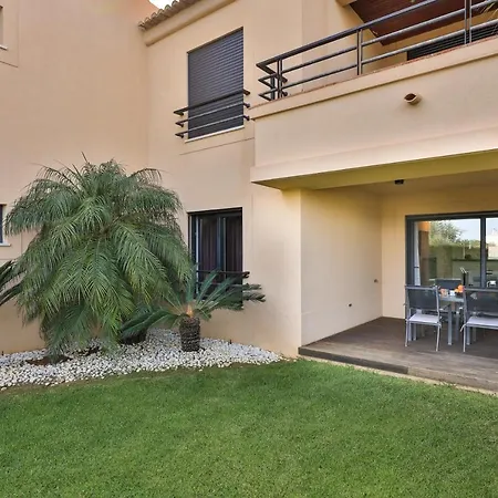 Apartment Coolhouses Algarve, 2 Bed Elegant Flat, Private Pool & Garden, Facilities, Mar Da 19 *