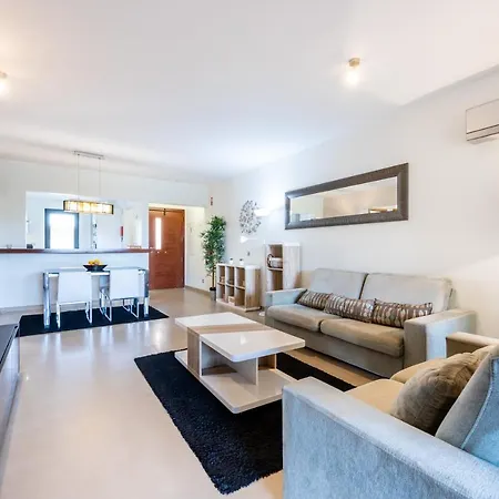Apartment Coolhouses Algarve, 2 Bed Elegant Flat, Private Pool & Garden, Facilities, Mar Da 19 *