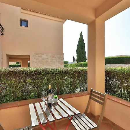 Coolhouses Algarve, 2 Bed Elegant Flat, Private Pool & Garden, Facilities, Mar Da 19 Apartment *