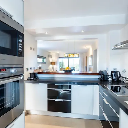 شقة Coolhouses Algarve, 2 Bed Elegant Flat, Private Pool & Garden, Facilities, Mar Da 19 Luz