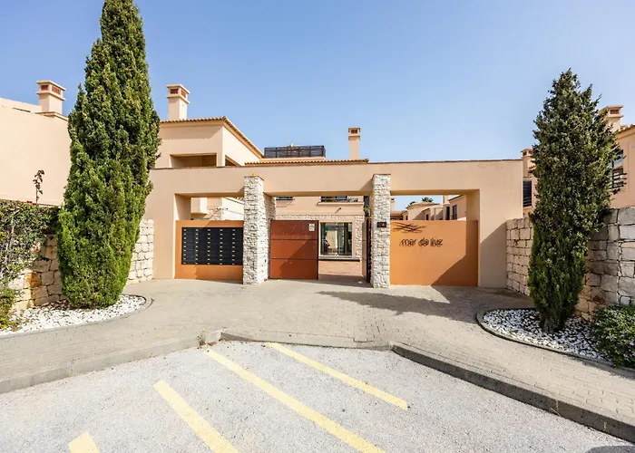 Coolhouses Algarve, 2 Bed Elegant Flat, Private Pool & Garden, Facilities, Mar Da 19 * Praia Da Luz